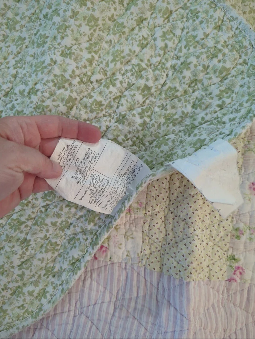 Shabby Chic Quilt Patchwork Scalloped Roses Floral Cottage Core Cotton 82x82”